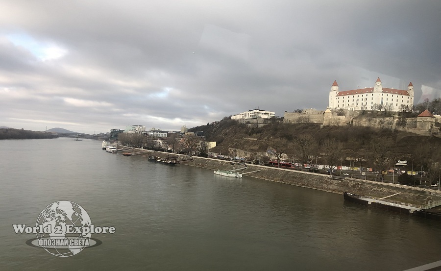 castle-view-from-dunav-bratislava