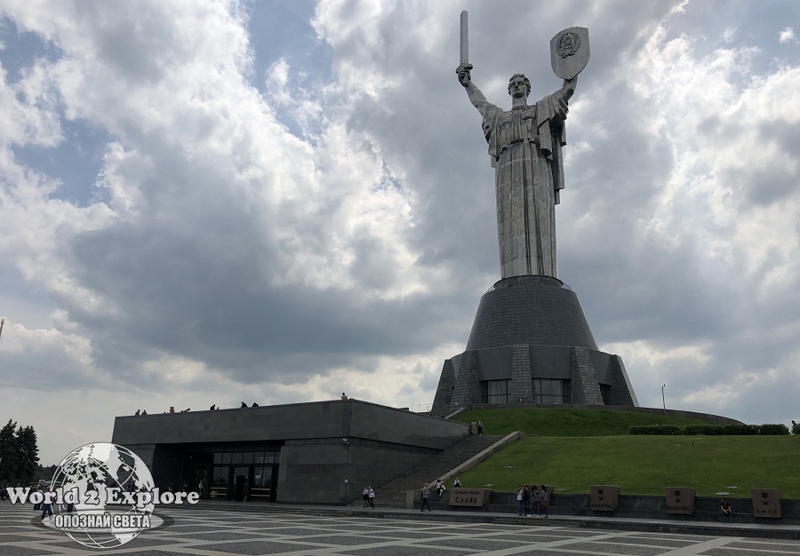 kiev-monument
