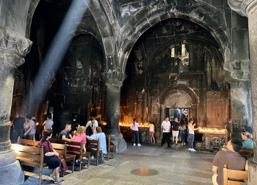 армения манастир църква