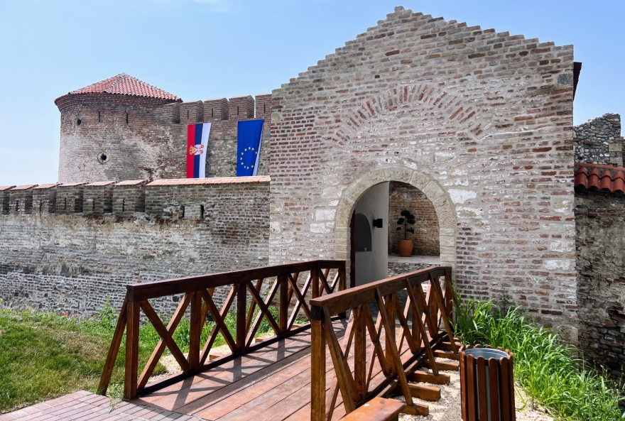 крепост кладово сърбия
